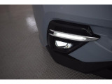 日中でも点灯しフロントビューにもアクセントとなっているLEDデイライナー。不要な際は車内よりスイッチにて消灯できます。