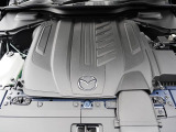 力強いトルクと高い環境性能を誇る直列6気筒ディーゼルエンジンを縦置き配置した、MAZDAの新世代プラットフォーム