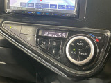 【オートエアコン】一度お好みの温度に設定すれば、車内の温度を検知し風量や温度を自動で調整。暑い&hellip;寒い&hellip;と何度もスイッチ操作をする必要はありません。快適な車内空間には必須の機能ですね♪
