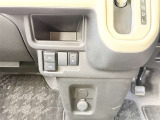 シフトレバー下部に収納・USB・シガーソケット・運転席シートヒーターがあります◎