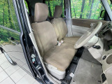運転席シート廻りは使用感も少なく、良好な状態となっています。丁寧に使われていたことがよくわかりますね。