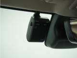 ◆ドライブレコーダー◆映像・音声などを記録する自動車用の装置です。 もしもの事故の際の記録はもちろん、旅行の際の思い出としてドライブの映像を楽しむことができます。