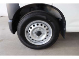こちらのお車は現状での販売とさせて頂いております。タイヤの状態や残り溝など実際にご確認ください。