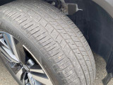 タイヤサイズは235/55R19になります。