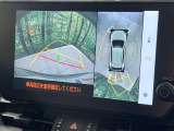【パノラミックビューモニター】専用のカメラにより、上から見下ろしたような視点で360度クルマの周囲を確認することができます☆死角部分も確認しやすく、狭い場所での切り返しや駐車もスムーズに行えます。