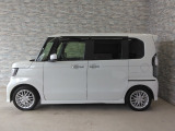 オプションになりますが、ボディーコーティングもご用意しております。新車の輝きに近づき、洗車などのお手入れも楽になりますよ。