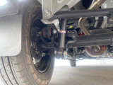 お車を安心してお乗りいただく為には、足回りの定期点検が欠かせません。サービスサポート(有償保証)では無料点検もご提供しており、安心のカーライフをお過ごしいただけるサポート体制が整っています。
