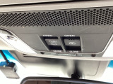 スイッチ一つで電動でサンルーフの開け閉めする事ができる【電動サンルーフ】