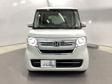 LEDヘッドライトを装備しています。LEDヘッドライトはとても明るく、雨の日や夜間走行も安全・安心です。オートライトコントロール付きで周囲の明るさに応じて自動で点灯・消灯します