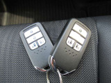 スマートキー2個装備車です☆ポケットに鍵を入れたままでも開閉ができます☆☆ホンダオートディーラーホンダ専門店♪TEL06-6744-2222☆