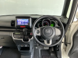 【前方視界】開放的な前方視界!運転がしやすく疲れにくいです♪窓が大きく、見通しがとっても良いおクルマですよ♪