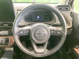 インテリアに合わせたデザインのステアリングは、運転される方のことも考え、運転しやすい形状、大きさです。是非一度、実際に触ってお確かめください。