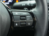 ◆アダプティブクルーズコントロール◆予め設定した車速内でクルマが自動的に加減速。前走車との適切な車間距離を維持しながら追従走行します。【LKAS】車線維持支援システムでステアリング操作を支援。