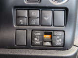 トヨタセーフティーセンス装備車です。運転席からも操作できる両側パワースライドドア付きです。