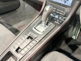 車両はすべて屋内にて保管しておりますので、綺麗な状態のお車をご覧いただけます。