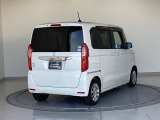 バックカメラが付いているのでバックでの車庫入れも安心です。