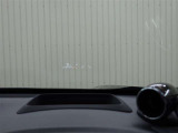 カラーヘッドアップディスプレイ付き。少ない視線移動で情報を確認できるので、運転の疲労軽減に繋がりますよ♪