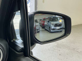 車線変更も安心のブラインドスポットモニターにリアトラフィックモニター付きです。