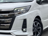 【LEDヘッドライト】悪天候や夜間走行時も良好な視界を確保し安心して運転できる高輝度LEDヘッドライトを装備!点灯速度が早く、消費電力も抑えられています。
