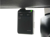 ◆ドライブレコーダー◆映像・音声などを記録する自動車用の装置です。 もしもの事故の際の記録はもちろん、旅行の際の思い出としてドライブの映像を楽しむことができます。