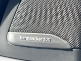 ●harman/kardonサウンドシステム:オーディオ専門メーカーが手掛けるプレミアムスピーカーを装備。多数のスピーカーから、音の粒立ちまで分かる高品質な音楽をお楽しみいただけます。