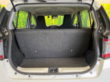 積み下ろしのしやすいデッキにはたっぷりと荷物を積み込んでいただけます。遊びから仕事まで、様々なシーンで頼れます♪