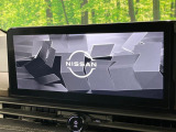 【メーカー純正ナビ】インテリアに溶け込むスタイリッシュな「専用設計」メーカーナビを装備♪視認性や操作性など基本性能にも優れ、より上質なカーライフをお楽しみいただけます。