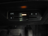 ETC付。高速道路の料金所はキャッシュレスで通過です。サービスエリア等にあるスマートインターの出入りも利用可能でとっても便利。ご納車後すぐにお使い頂けるようセットアップしてのお渡しとなります。