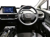 高いホールド性で運転姿勢が安定します。長距離ドライブでも疲れにくいのが魅力です。快適なドライビングライフをお送りください♪