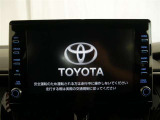 ディスプレイオーディオを装備。スマホとクルマをつなぐことで、これまでのナビに加えて、いろんなサービスが楽しめます。
