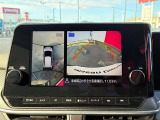 専用のカメラにより、上から見下ろしたような視点で360度クルマの周囲を確認することができるアラウンドビューモニター付き。死角部分も確認しやすく、狭い場所での切り返しや駐車もスムーズに行えます!