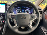 【純正革巻きステアリング】上質な革を使用することで、手にしっかり馴染みとても運転しやすいハンドルです♪