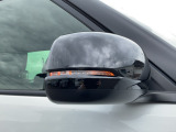 オシャレさと視認性を兼ね備えたLEDミラーウインカー♪