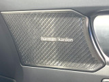 ●harman/kardonサウンドシステム:オーディオ専門メーカーが手掛けるプレミアムスピーカーを装備。多数のスピーカーから、音の粒立ちまで分かる高品質な音楽をお楽しみいただけます。