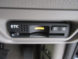 ETC付。高速道路の料金所はキャッシュレスで通過です。サービスエリア等にあるスマートインターの出入りも利用可能でとっても便利。ご納車後すぐにお使い頂けるようセットアップしてのお渡しとなります。