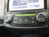 オートエアコンなので車内は一年中快適です♪