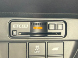【ETC車載器】がついておりますので高速道路などの有料道路の料金所を停止することなく通過できます。当店でセットアップも可能ですのでご納車当日よりご利用いただけます。