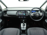 ◆視界広々で非常に運転しやすくロングドライブでも疲れを感じさせないすっきりとまとまったインパネ周りです。