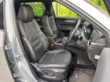 運転席シート廻りは使用感も少なく、良好な状態となっています。丁寧に使われていたことがよくわかりますね。