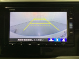 バックでの車庫入れも安心です! リアカメラが付いているバックモニター付のナビを装備しております。操作線もついており距離感も画面から確認できます。
