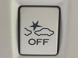 【アイサイトVer2】前方の車両等を検知し、衝突しそうな時は警報で注意を促し、ブレーキを踏む力をサポート。ブレーキを踏めなかった場合は衝突被害軽減ブレーキが作動、衝突回避をサポートします。