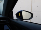 Audiが認定したエキスパートが、100項目にもおよぶ精密な点検と整備を実施しております。