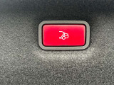 スタッフ全員が自動車保険の資格を保有しており、万が一の事故の際のサポート体制を整えております。メルセデス・ベンツ自動車保険プログラムをご用意しております。無料証券診断を行います!