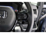 Hondaセンシングの機能のひとつ、アダプティブクルーズコントロール付!アクセルから足を離しても設定したスピードと前車との車間を保ち走行してくれます!車線維持もアシスト☆高速道路で疲労軽減ですね☆