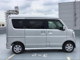 愛車を大切に乗って頂くために、ボディコーディングの施工をお勧めしております。輝くクルマになり日頃の手入れも簡単です。メンテナンスキット・施工証明書付きます。