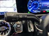 高級感漂う内装の仕様でございます。スイッチ類も使いやすいシンプルなデザインでございます。