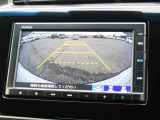 バックカメラを装備しております。駐車時に大変役立ちますよ♪運転が苦手な方の味方になってくれます。