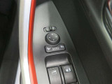 電動格納ミラー! スイッチひとつでミラーを畳めます。