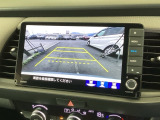 便利な3ビュー切り替え、ガイド線表示付きのバックカメラです!後退時、後方の視界をサポートします!