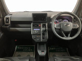 インパネ全体!!視界も良好で運転し易い♪小回りが利くから、運転が苦手でも狭い路地や駐車場でも運転しやすいですよ◎